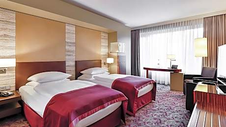 Standard Twin Room for Single Use