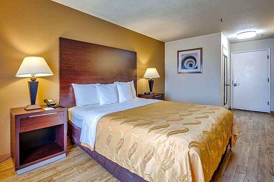 Quality Inn Near Six Flags Discovery Kingdom-Napa Valley