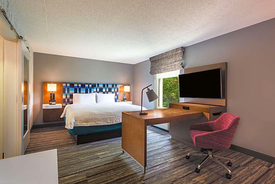 Hampton Inn By Hilton & Suites Herndon-Reston
