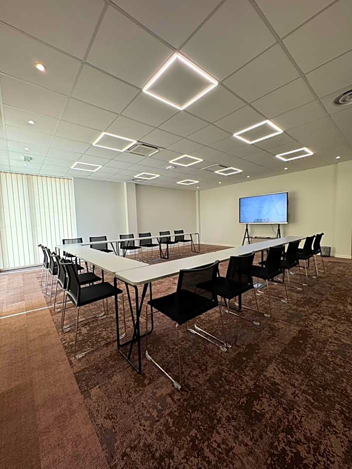 Sure Hotel by Best Western Les Portes de Montauban