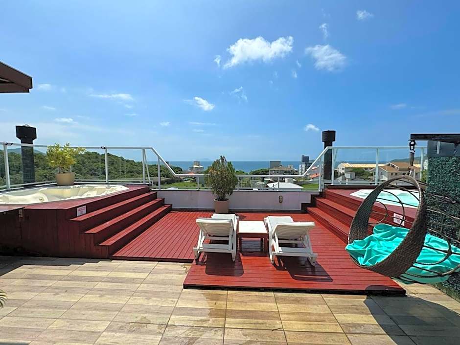 Seu refúgio paradisíaco a apenas 330 metros do mar TUB