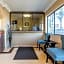 Rodeway Inn & Suites