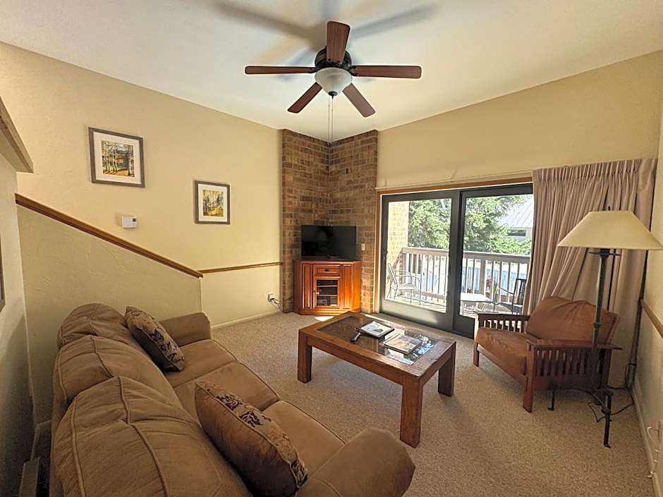 Shadow Mountain Lodge