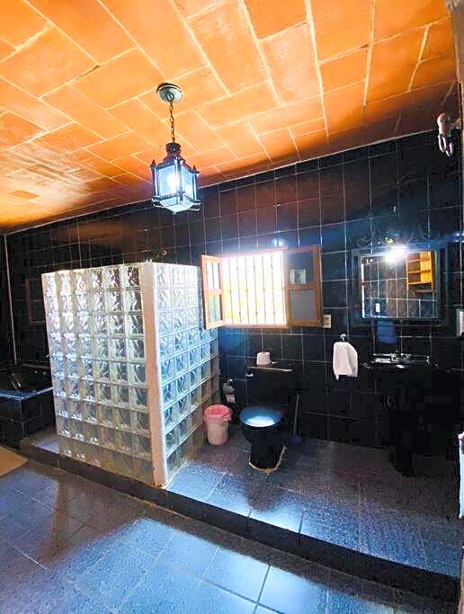 Residencia estilo Californiana Jardín de los Soles