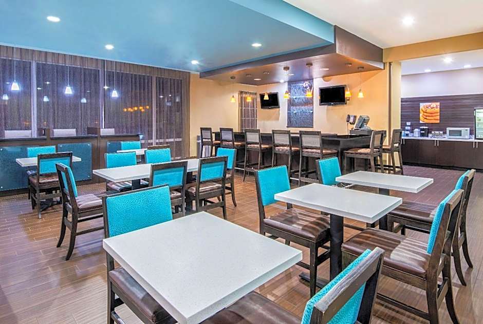 La Quinta Inn & Suites by Wyndham Clinton Historic Route 66