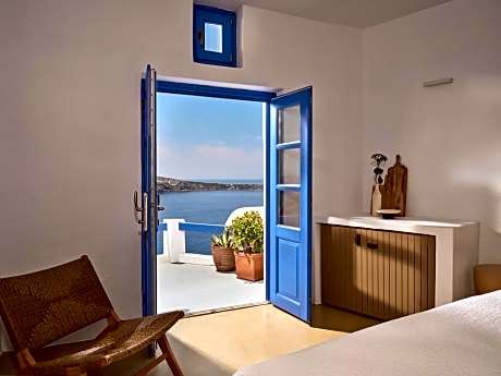 Superior Honeymoon Plunge Pool Suite with Sunset View