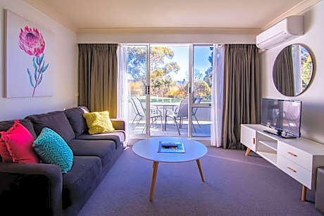 King Studio Apartment