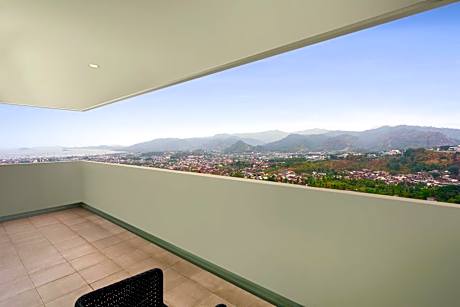 Executive Room - 1 King Bed - Balcony - Sea View