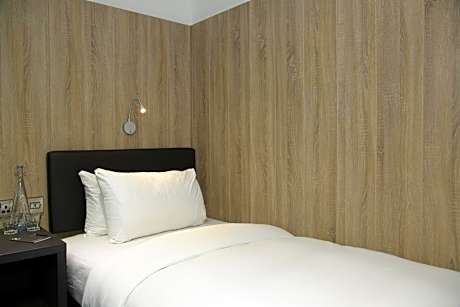 Single Room without Window