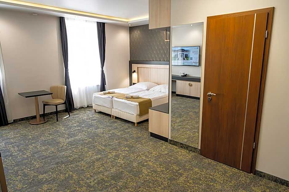 Hotel Garzon Plaza