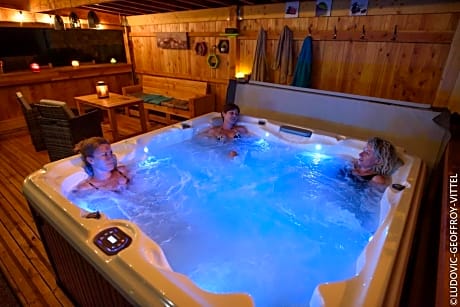 Le Nid d'Alex Spa , Rando et table d'hôte