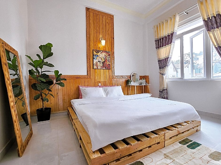 Chill House Dalat Hotel 