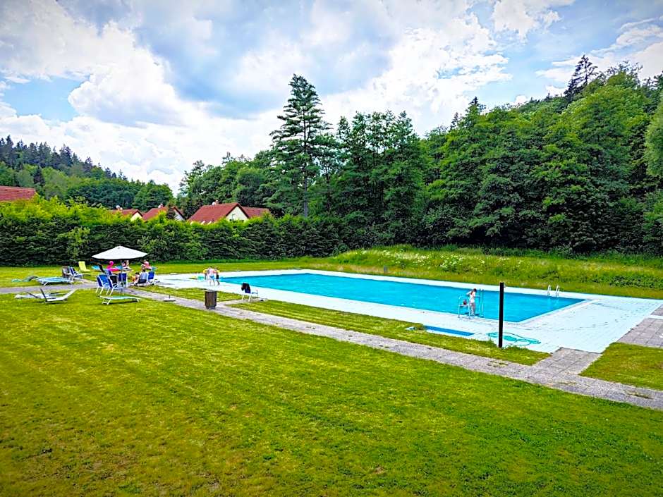 Geyserpark Village