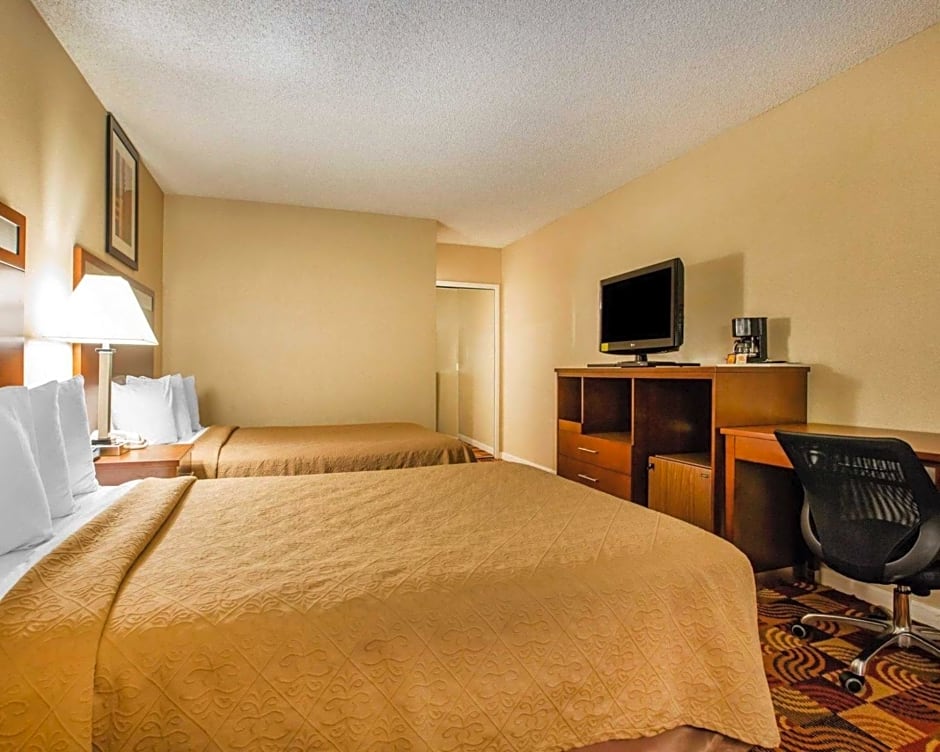 Quality Inn Redding near I-5