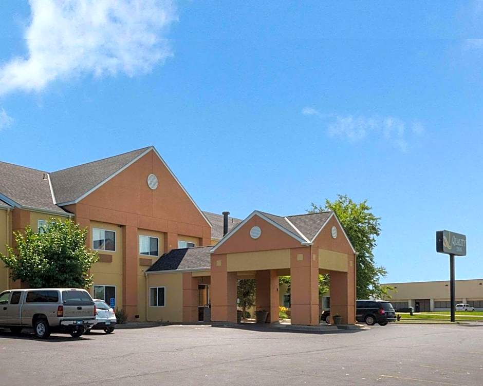 Quality Inn Lakeville North