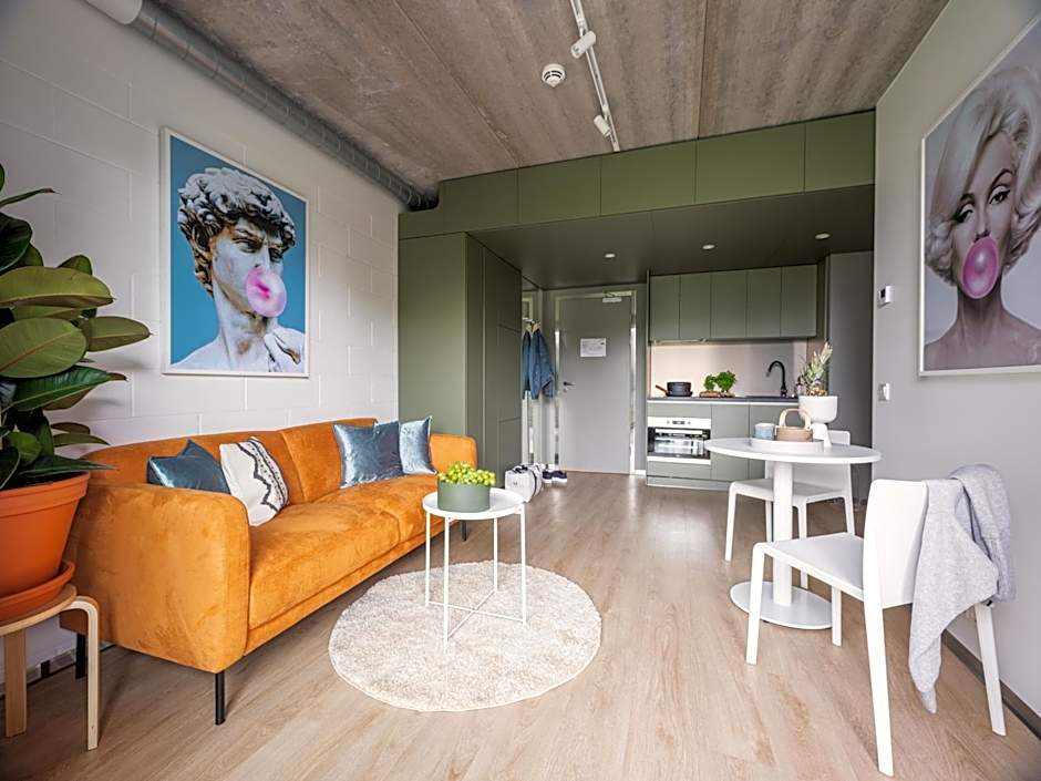 Campus House by Larsen