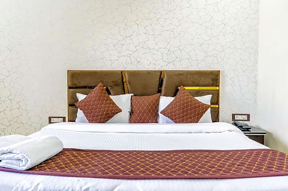 Goroomgo Ganges Place Varanasi Near Assi Ghat