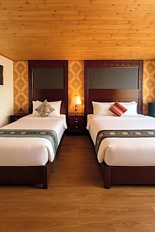 Triple Room with Mountain View