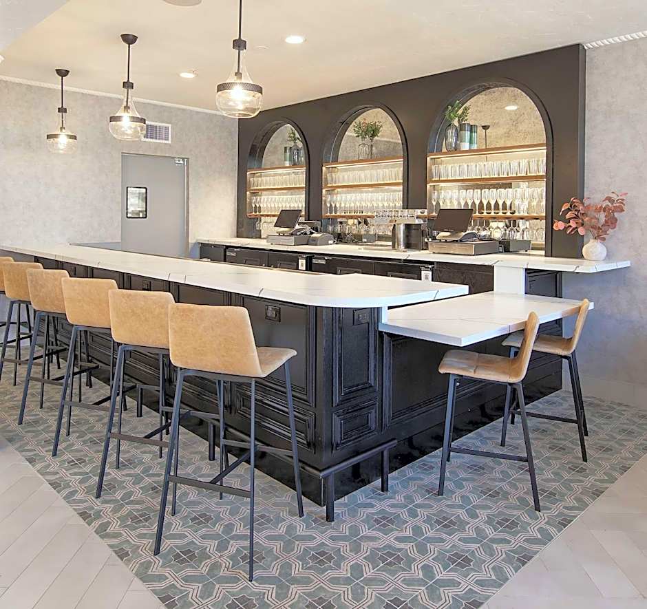 Hotel Virginia Santa Barbara, Tapestry Collection by Hilton