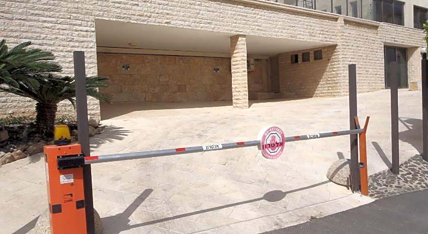 Marom Residence Romema