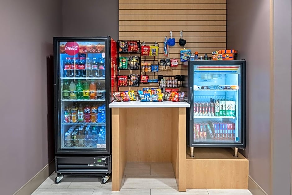 Holiday Inn Express Hotel & Suites Woodbridge by IHG