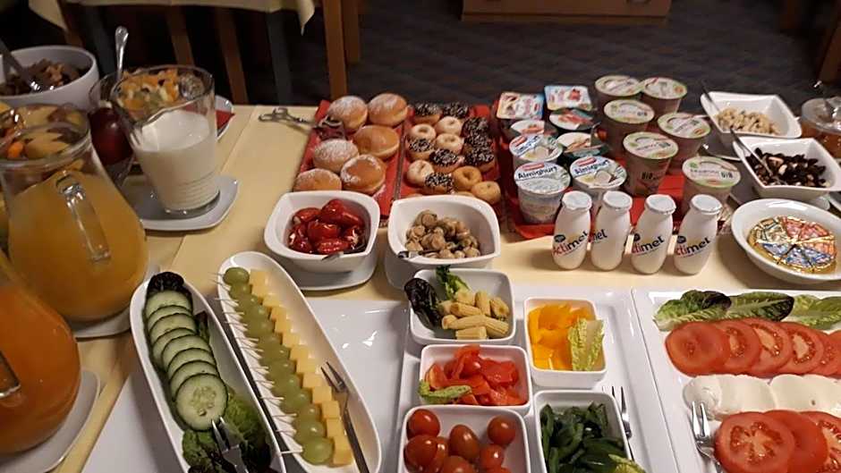 Europa Hotel Garni free parking