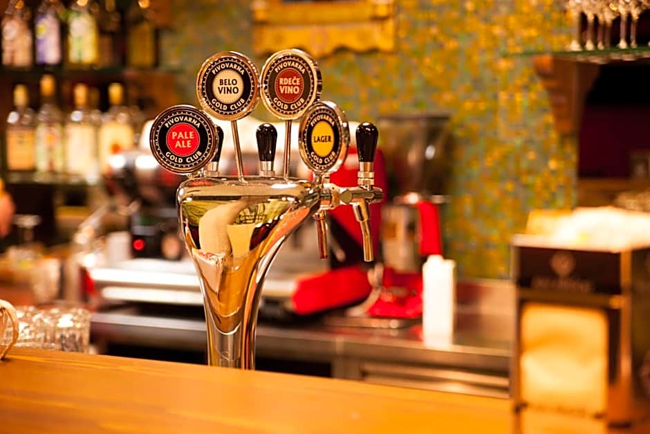 Gold Club Hotel & Casino