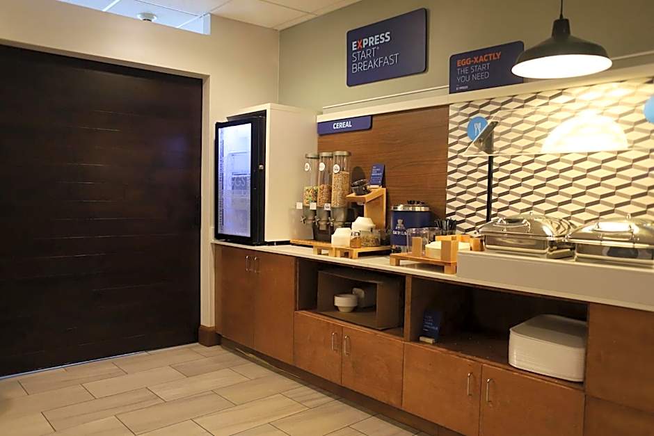 Holiday Inn Express & Suites Charlottesville - Ruckersville By IHG