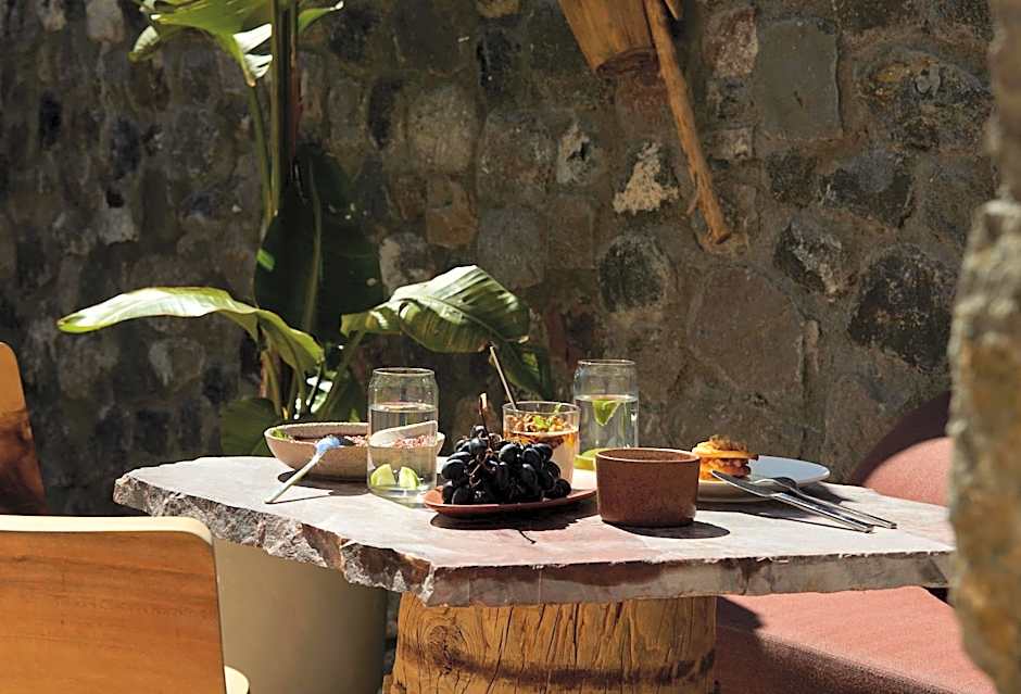 White Pearl Cavalieri