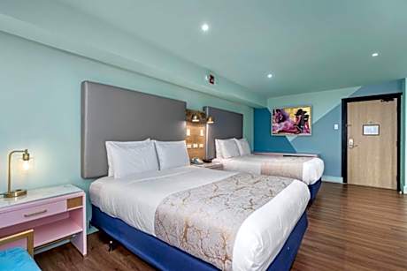 Queen Suite with Two Queen Beds - Non Smoking