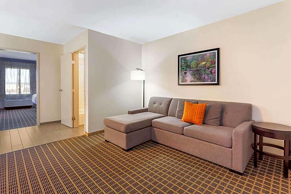 La Quinta Inn & Suites by Wyndham Rockford