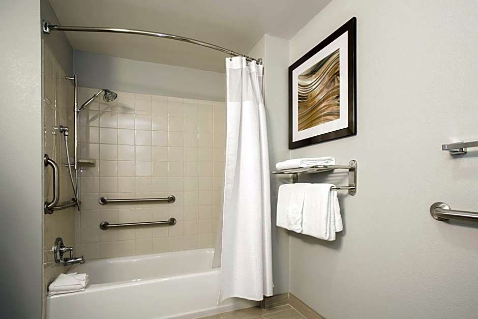 Courtyard by Marriott Austin Airport