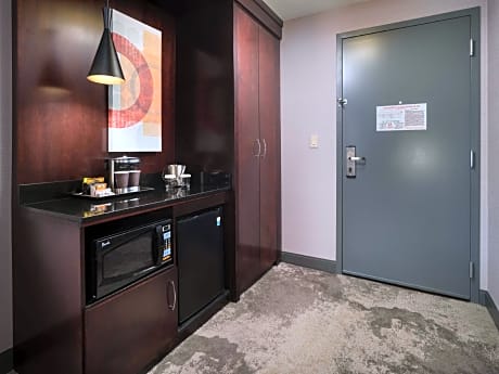 King Room - Non-Smoking