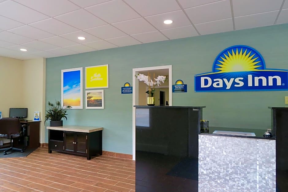 Days Inn by Wyndham Lincoln