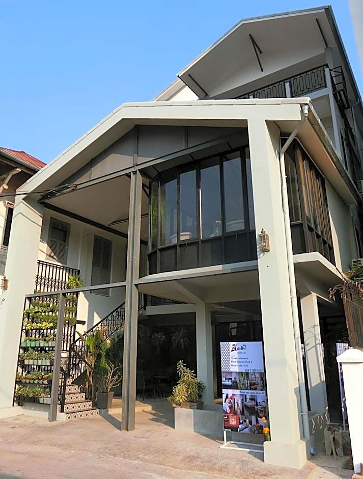 Bloom Boutique Hotel & Cafe