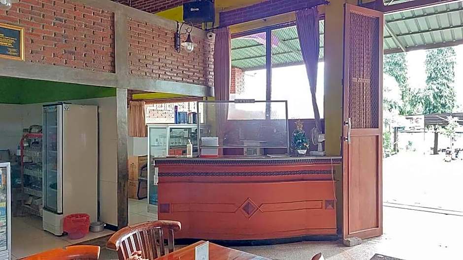 Hotel Shinta 1 near Stasiun Kertosono Mitra RedDoorz