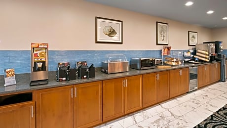 Lighthouse Suites Inn