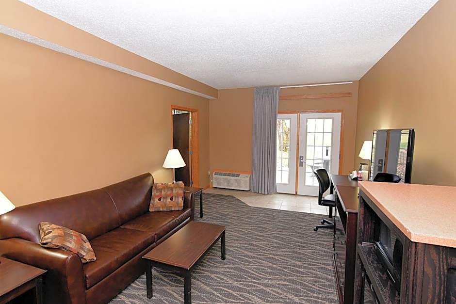 Cobblestone Inn & Suites - Denison | Majestic Hills