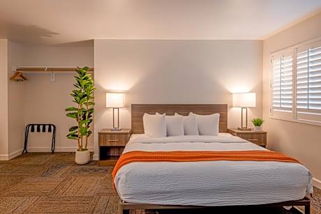 King Bed - Non-Smoking