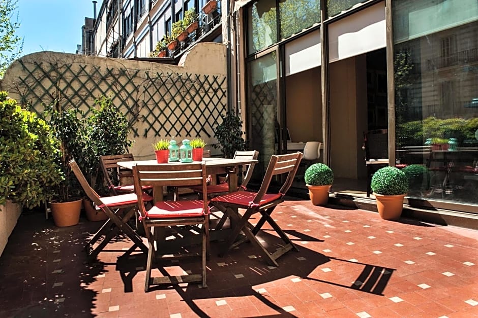 Born Barcelona Hostel