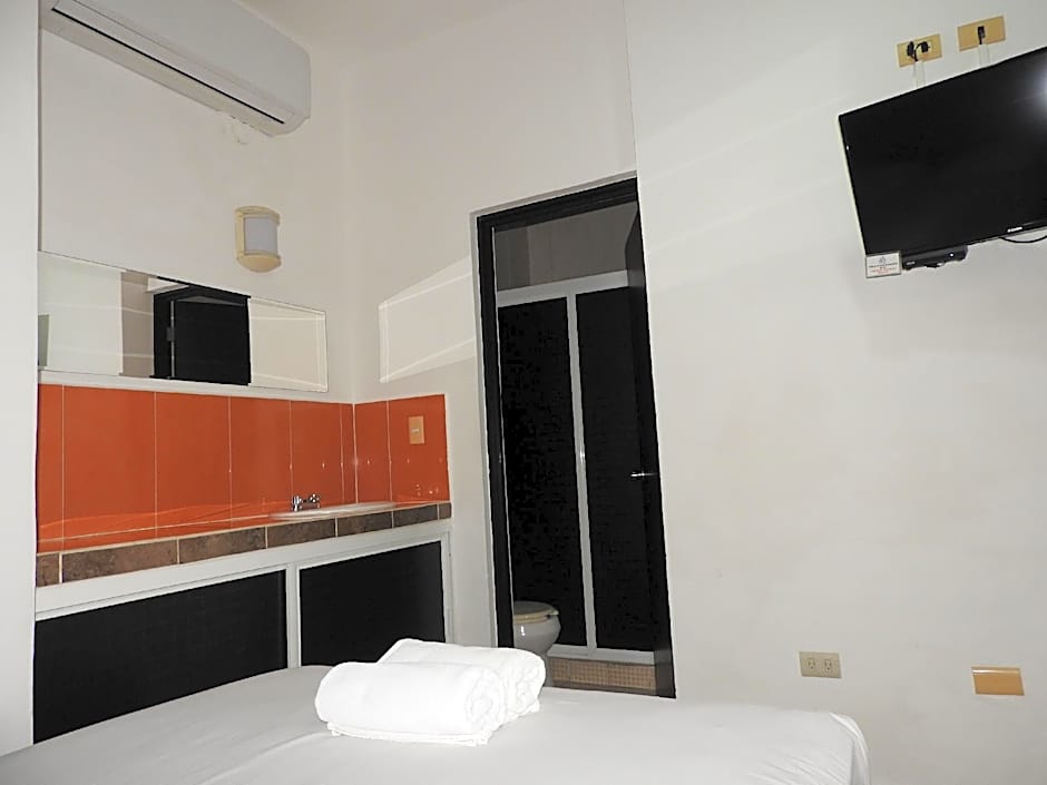 Easy Hotel