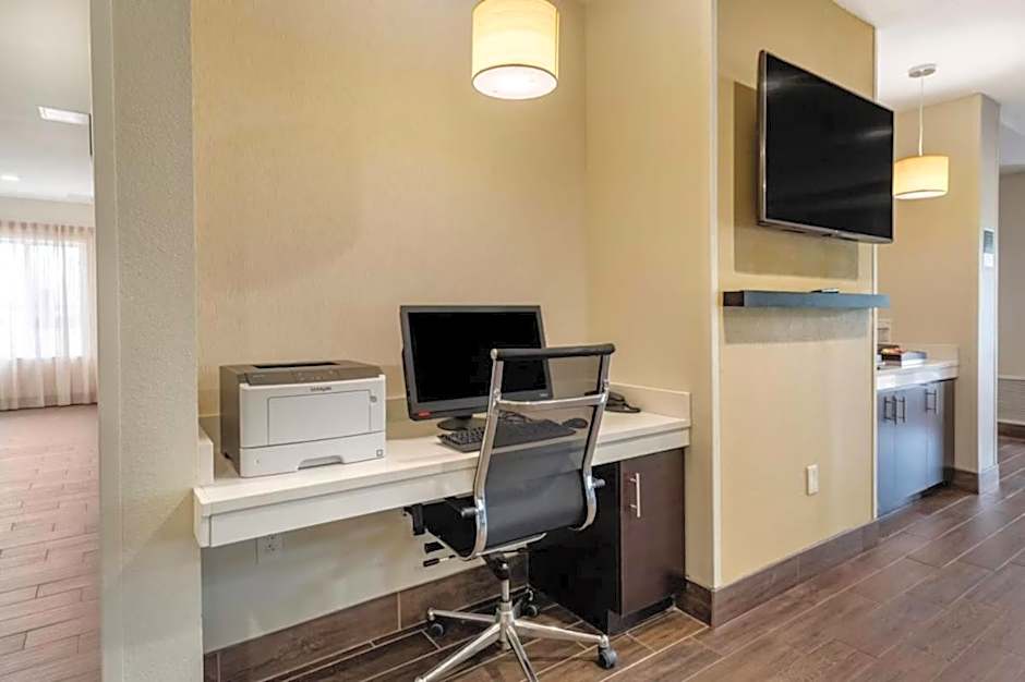 Garner Hotel Clarksville Northeast By IHG