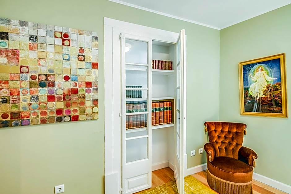 LUXa Charm House by LovelyStay