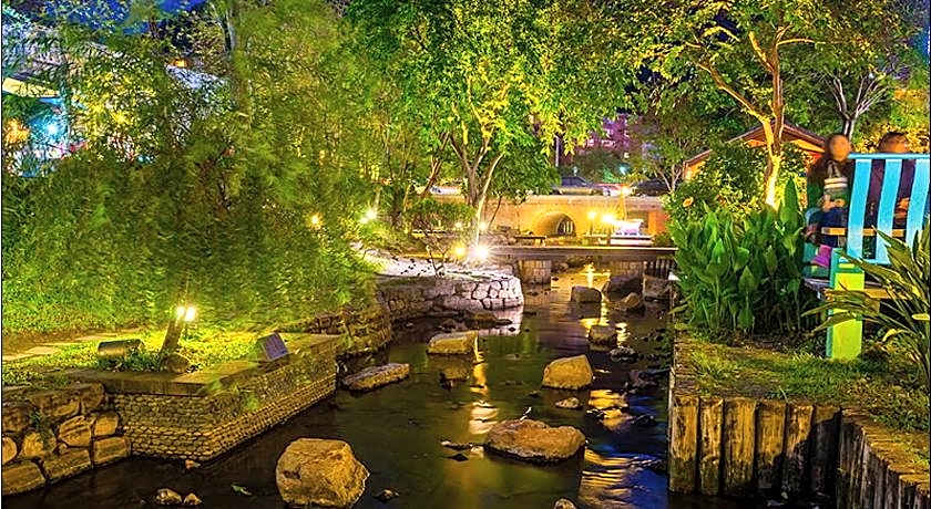 Jiaosi Twenty-one Hotspring Inn