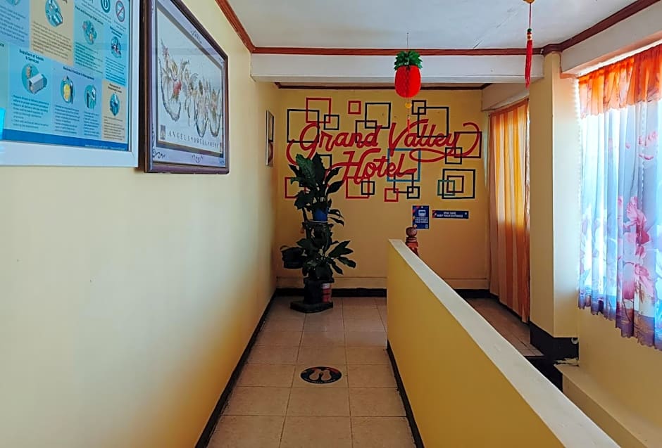 RedDoorz @ Grand Valley Hotel Junction Luna Cagayan