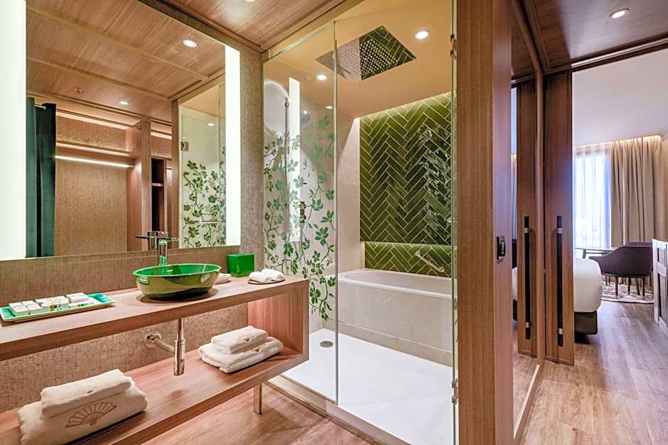 Querencia de Sevilla, Autograph Collection