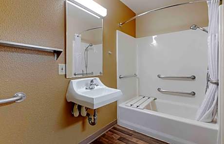 Studio 2 Doubles Accessible Non-Smoking