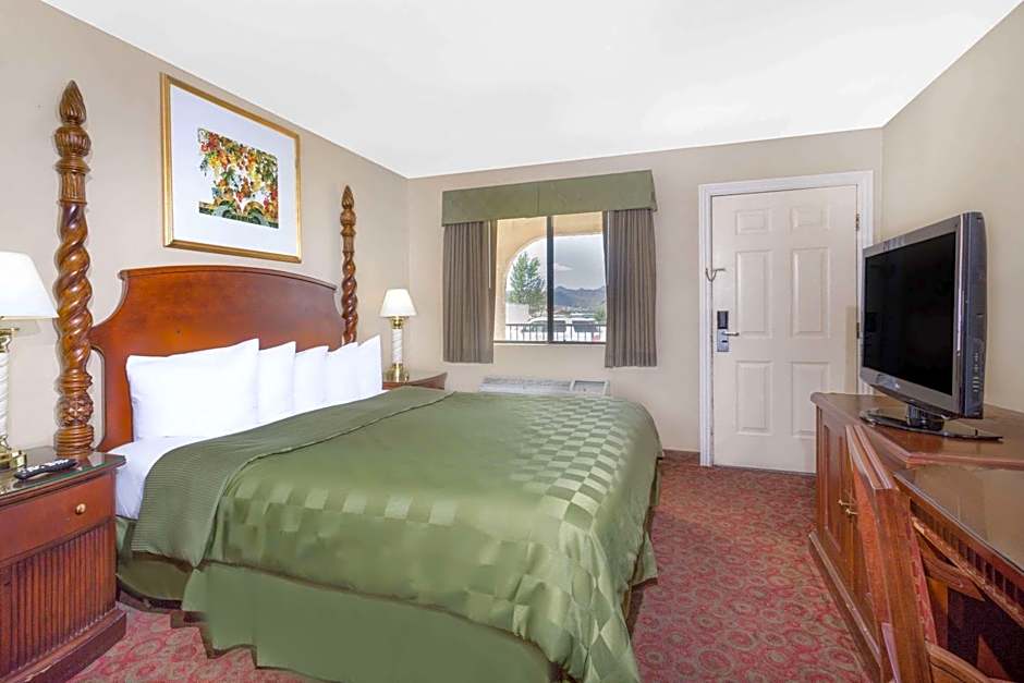 Days Inn by Wyndham Kingman East