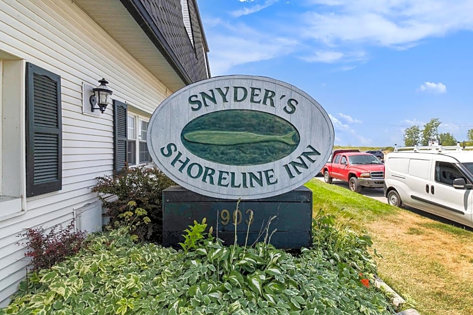 Snyders Shoreline Inn