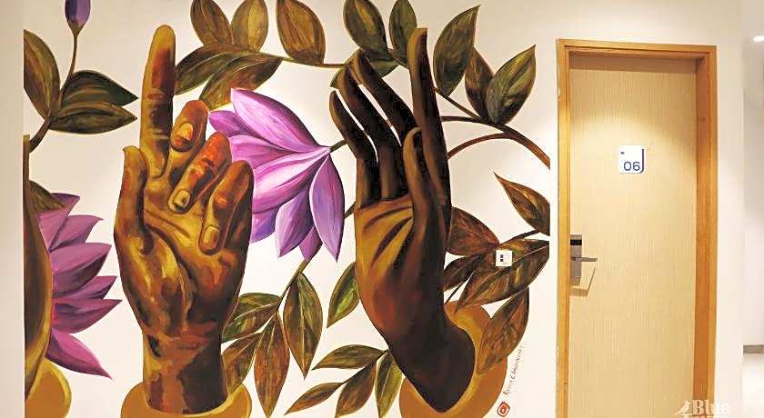 The Blue Jay Hostel - Dorms & Rooms Hotel